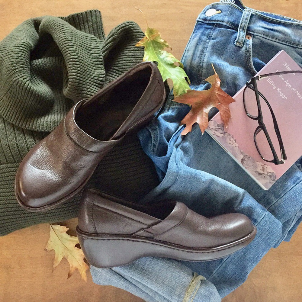 Born “Toby Duo” Leather Clog in Chocolate